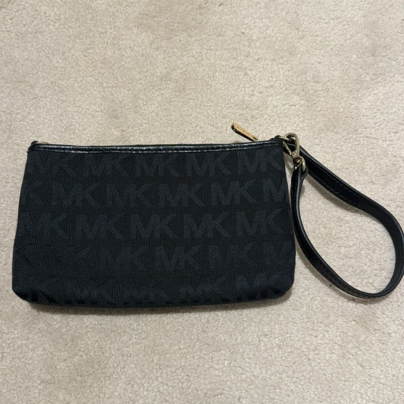 Michael Kors Black Logo Jet Set Wristlet - Picture 3 of 5
